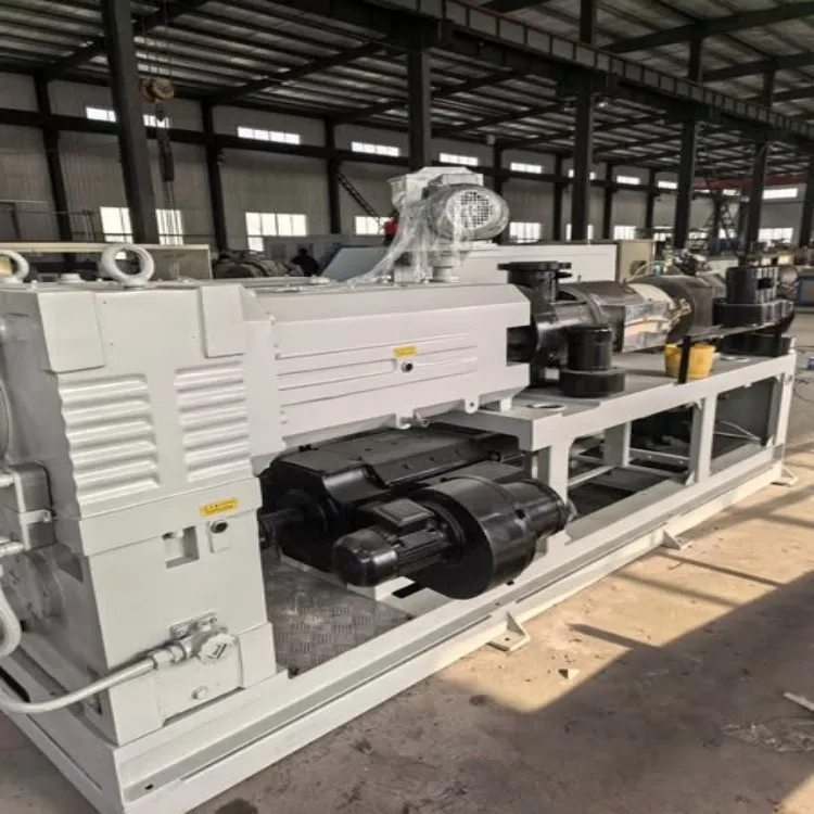 Old Conical Twin Screw Extruder
