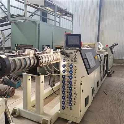 Rabljeni stroj za plastične cijevi